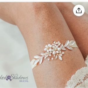 Pearl wedding garter
